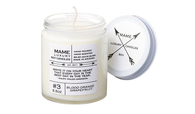柑橘系の香りのソイキャンドル 15ドル／グアバ・ショップ