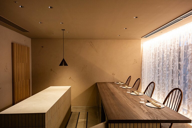 左がシェフの舞台となる。