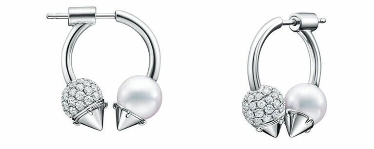 ピアス 1,683,000円。