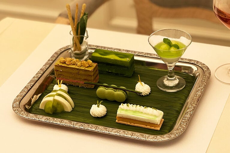 【マールブランシュ京都北山本店】緑鮮やかなガトープレートに続き、かき氷、できたてレモンケーキをお茶とペアリング。