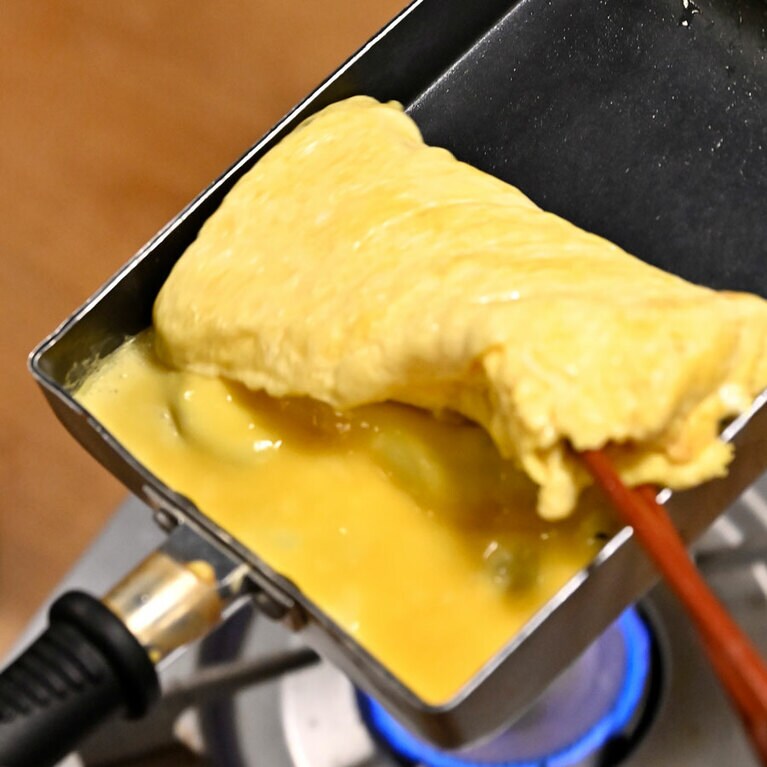 鍋を振る遠心力で返そう！