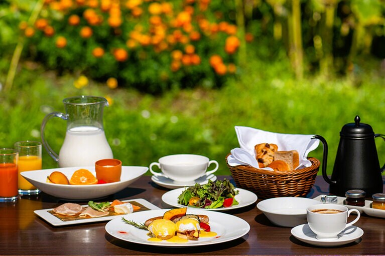 アメリカンブレックファストで心弾む一日の始まりを（シャレーアイビーヒラフ）。