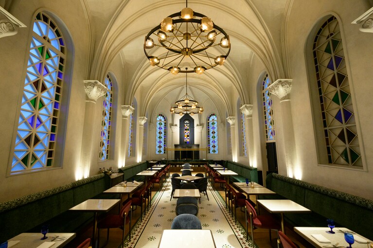 かつての聖堂が生まれ変わったレストランは、ビジター利用も可能。