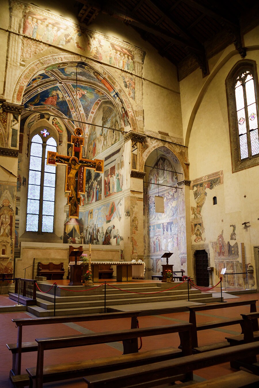 《聖十字架の伝説》は、19世紀には漆喰で覆い隠されていた。