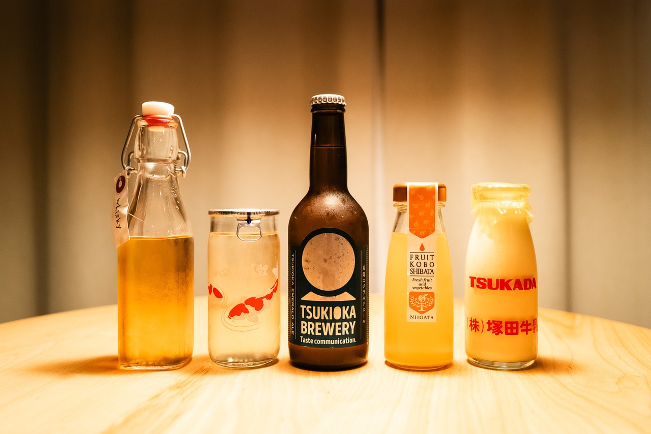 備え付けの新潟産のドリンクはすべて無料。