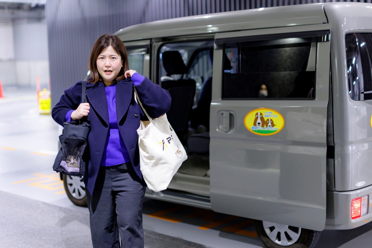安心できるペットタクシーで出社。