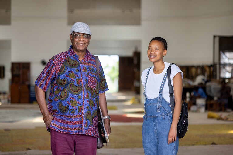 2023-2024年度の視覚芸術のペア、左からメントーのエル・アナツイとプロトジェのブロンウィン・カッツ。 © Rolex／Tomas Bertelsen