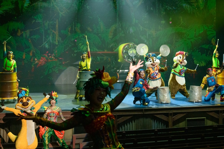 ダンサーが客席に下りてくる演出に興奮！