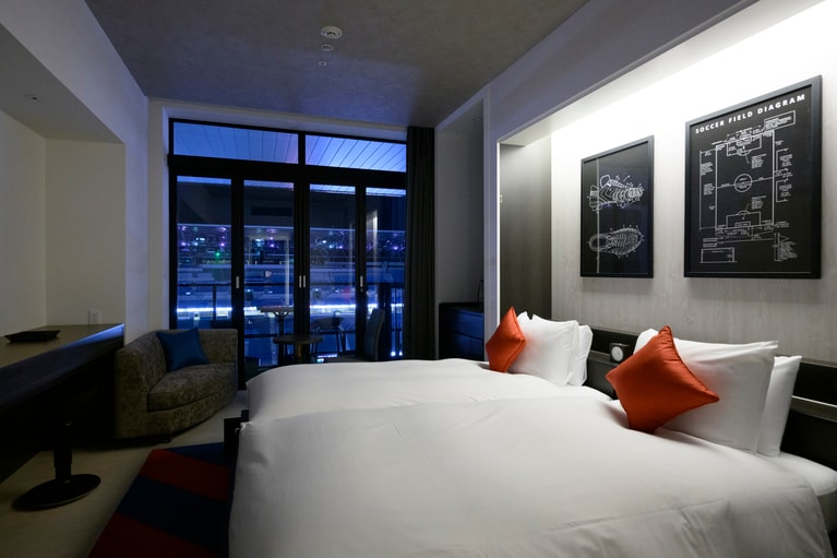 施設内のホテル「STADIUMCITY HOTEL NAGASAKI」。客室からはサッカー観戦が楽しめるのが最大の特徴。