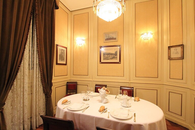 個室は5室。2人から利用できる。