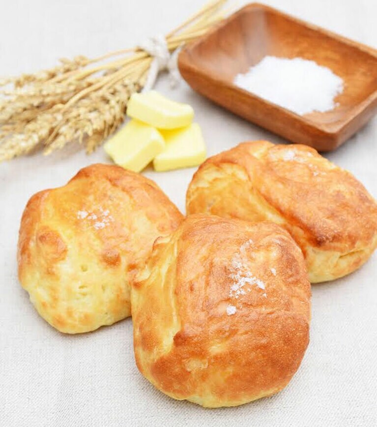 「バター塩パン」160円／ブランジェ浅野屋(グランスタ)