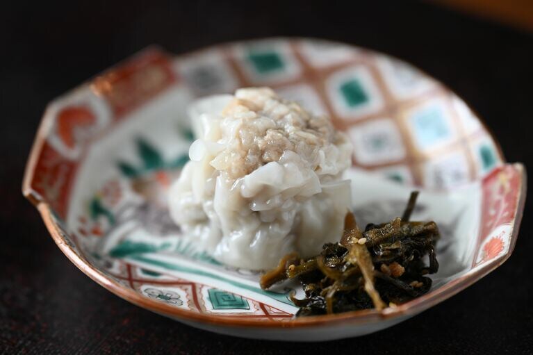しっかりとした肉の食感が食欲をかきたてる。これからの料理が楽しみになる一品。