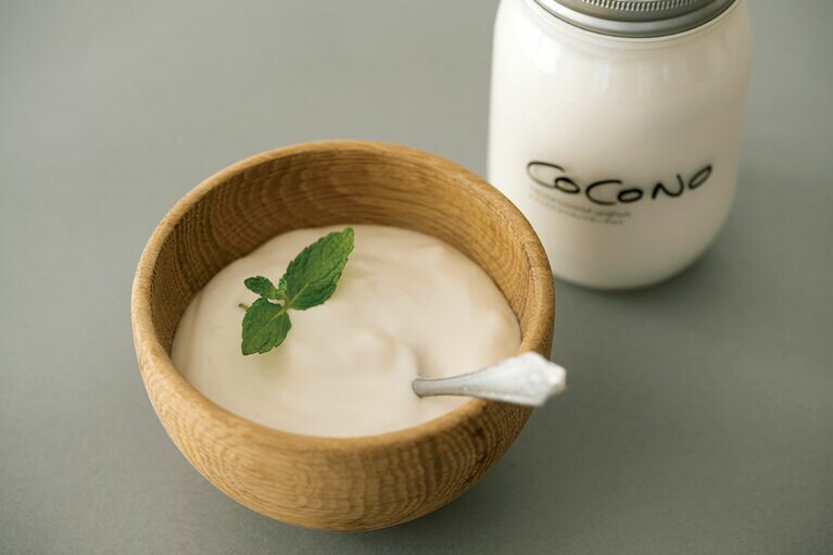 COCONO ナチュラルココナッツヨーグルト〈400g×2本〉2,400円／COCONO