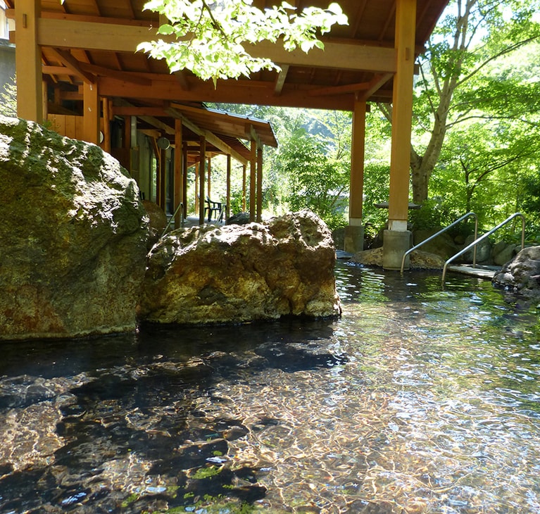 川古温泉 浜屋旅館［群馬／川古温泉］露天風呂 混浴。