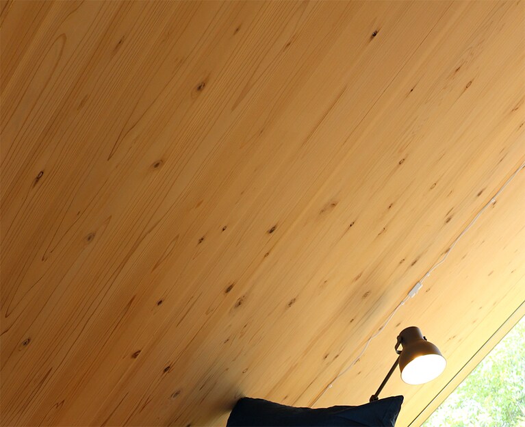 CLTは国産スギを材料として作ることができる。