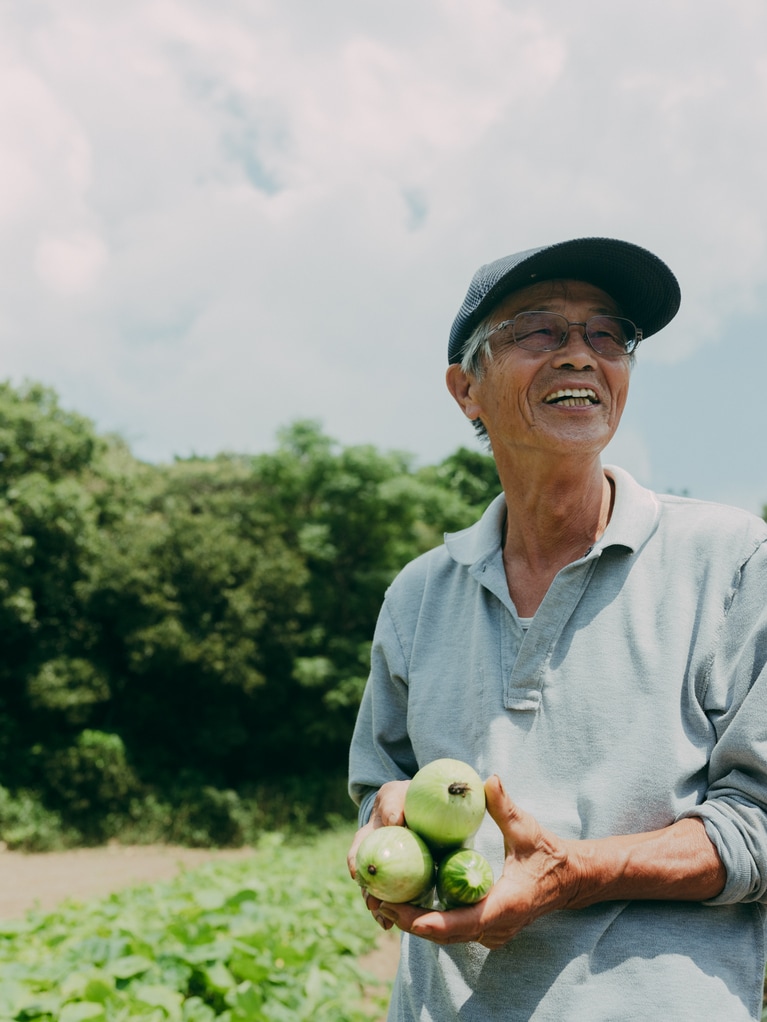 40年にわたり在来種の種を継ぐ農業を営む、岩崎政利さん。