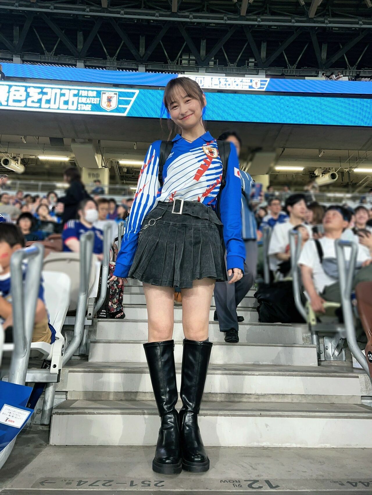 ミニスカ＆ブーツコーデもSNSで大バスりした（本人のXより引用）