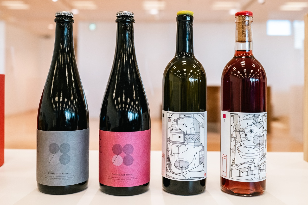 選定製品のひとつ「山梨の風土と人がつくる【甲州八珍果」と【醸造技術】で持続可能な地域づくり～98ワインズ／98ビアーズ／ステイ366／一木～」事業者／98ワインズ（代表取締役 平山繁之）、デザイナー／エス プラス ワン建築設計事務所 坂野由美子、ビーク デザイン 土屋誠