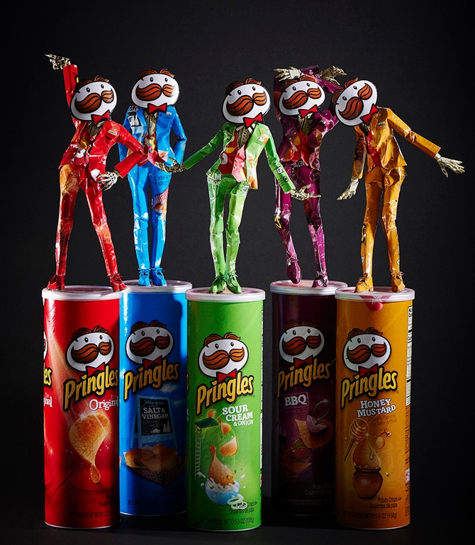 ガリガリ君がスリムなヒーローに？ 身の回りにある空き箱がアートに