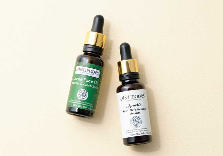 左から：ディバイン アボカド＆ローズヒップ フェイスオイル 30mL 3,500円、アポスル Bセラム 30mL 5,800円／コンフォートプラス