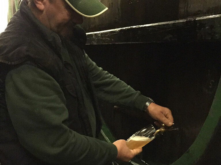 ビール職人が入れてくれた、これぞ樽生なラガーは、芳醇な香りで最高においしかった。