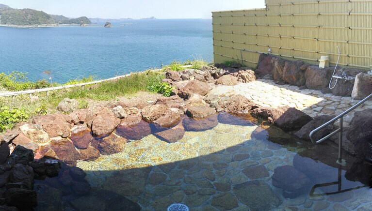 鰹乃國の湯宿 黒潮本陣［高知／土佐久礼］露天風呂。