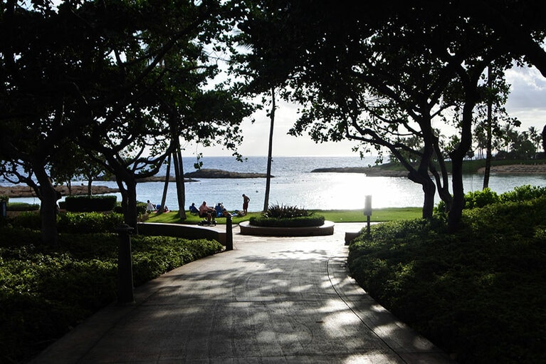 駐車場からビーチへ向かうアプローチもラグーンごとに異なります。こちらはラグーン1。