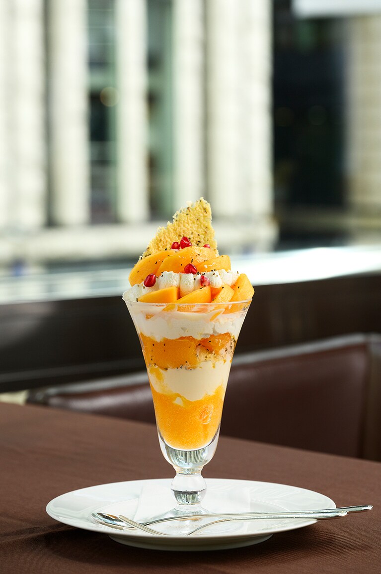 西武池袋店限定の柿とクリームチーズのパフェ 2,310円。