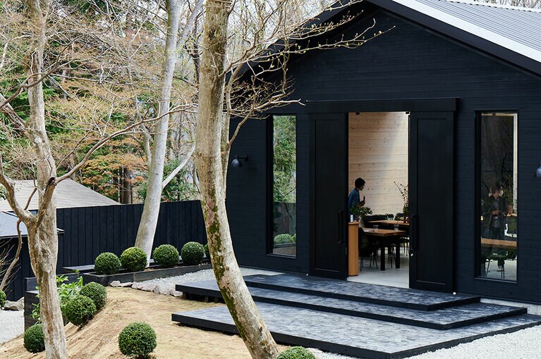 光と風を感じられるカフェ「ニコライ バーグマン ノム 箱根」。