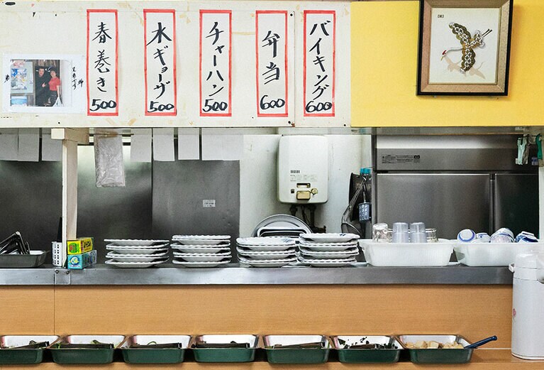 レトロな雰囲気の店内。＠金壺食堂