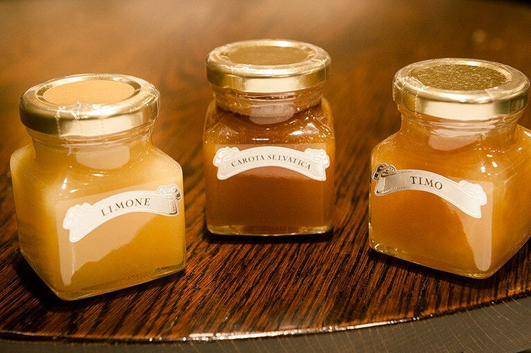 左から「シチリアレモン」「野生にんじん」「タイム」。