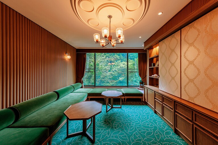 ふふ 日光［栃木／田母沢温泉］ふふラグジュアリーコーナースイート。