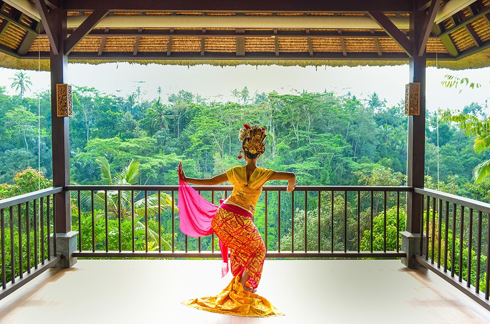 1日1組限定“バリ舞踊美人滞在”は、2018年11月1日(木)～2019年5月31日(金)までの開催。1名Rp650万インドネシアルピア(税10％・サ10％・宿泊代別）。