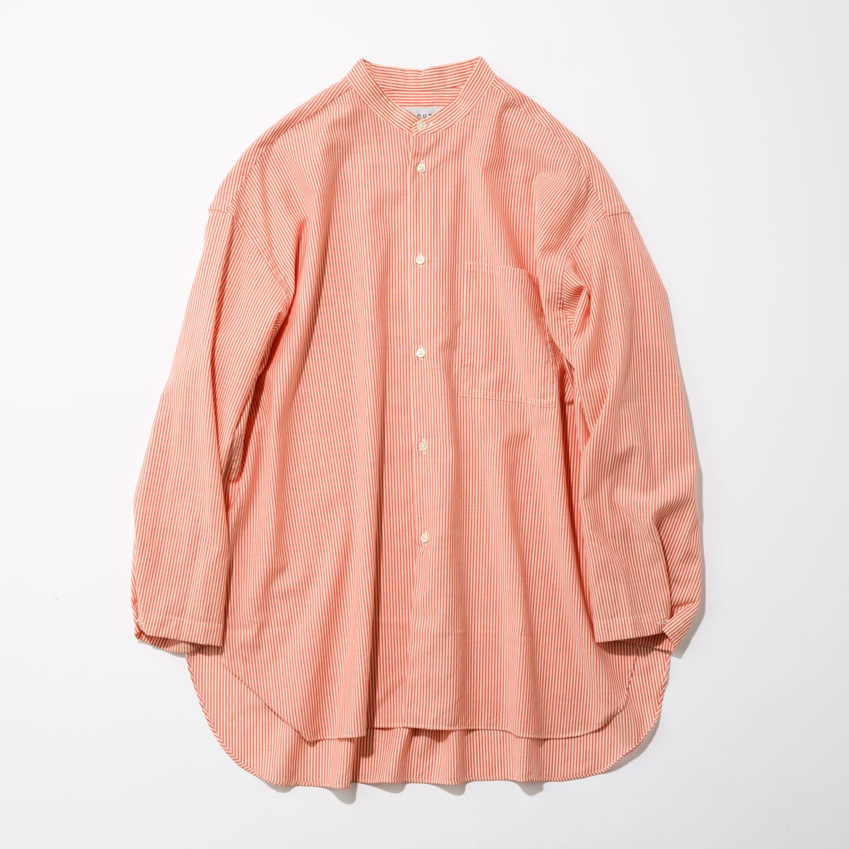 アカット“ストライプ柄ウールシャツ”／38,500円。