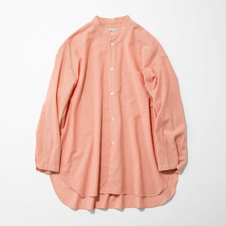 アカット“ストライプ柄ウールシャツ”／38,500円。