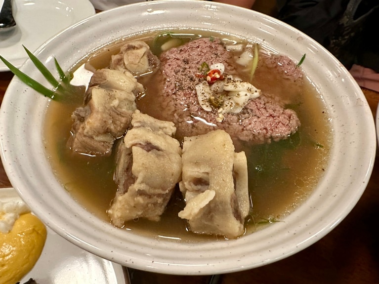 「フォー75」は＋12ドルでオックステールを追加可能。