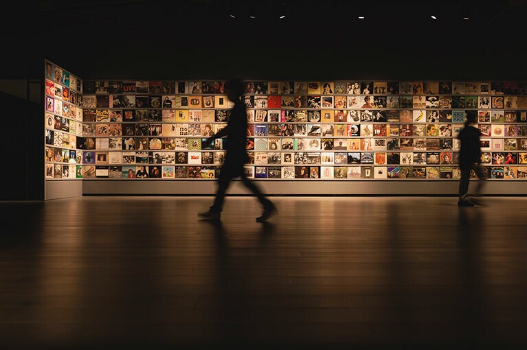 音楽文化の息づく弘前らしい展示だ。