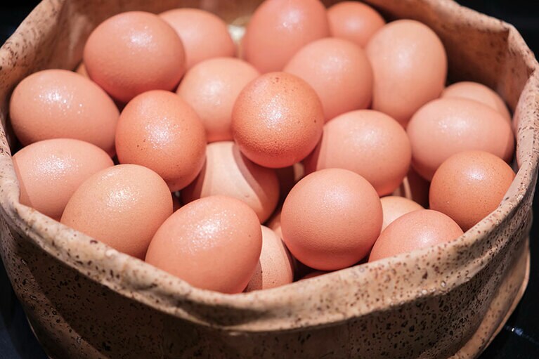 平飼いの卵。
