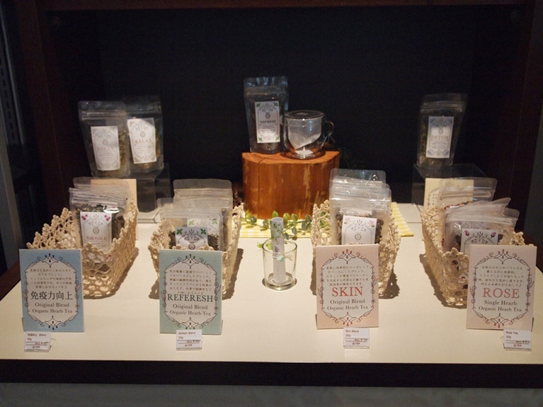 お部屋で楽しめるハーブティー。季節によって種類が変わるのも嬉しい。
