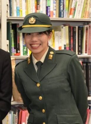 防大卒業式の日に撮影（本人提供）