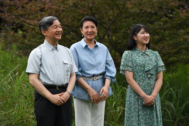散策を楽しまれるご一家　©JMPA