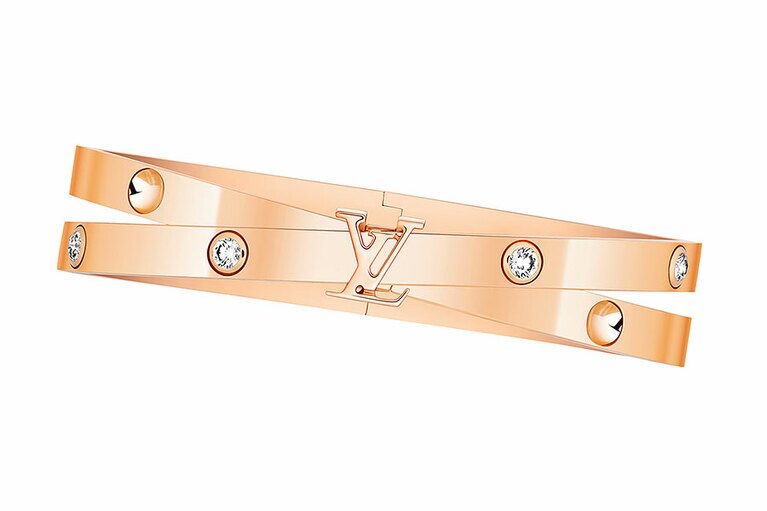 ラゲージのレザーストラップから着想を得た、クロスデザインのブレスレット 2,134,000円／ルイ・ヴィトン(ルイ・ヴィトン クライアントサービス)