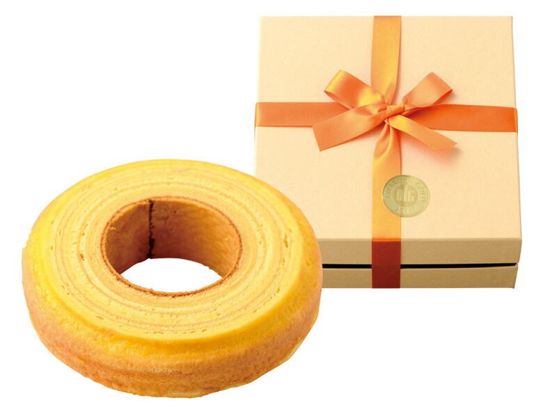 【コンディトライ・フェルダーシェフ】バウムクーヘン 1,300円。