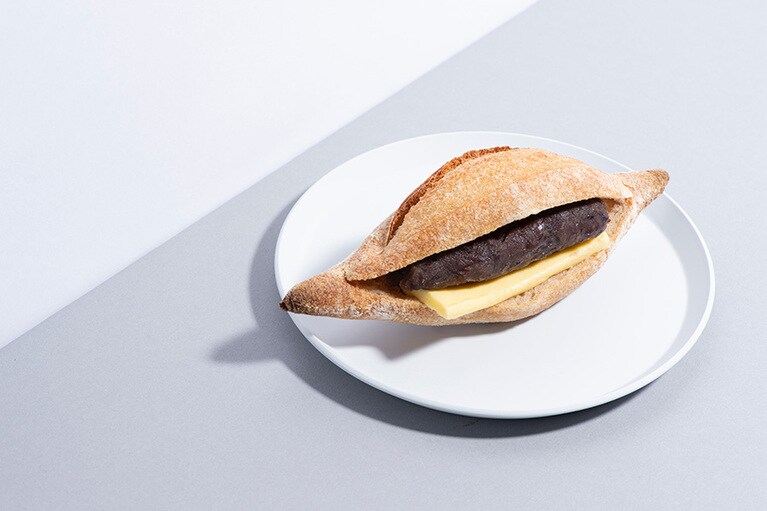 「あんバター」 324円。