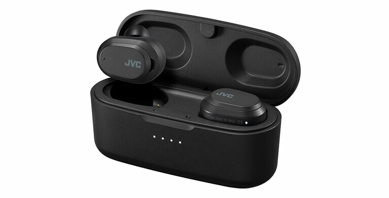 本体の充電は、充電ケースに入れるだけ。内臓バッテリーで約8時間の連続再生が可能です。