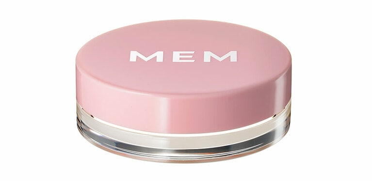 MEM　ボタニカルトリートメント バーム 8g 2,640円、30g 7,810円（限定発売中）。