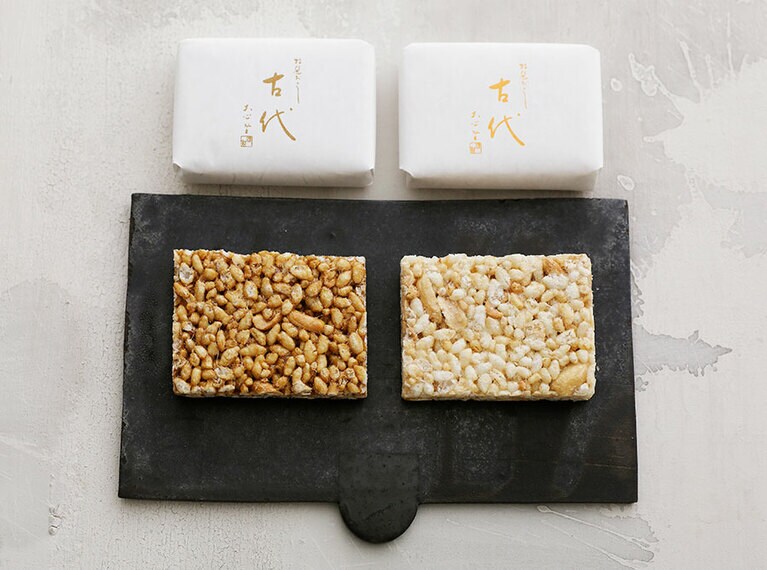 特選おこし「古代」24枚 シルバー缶入(白砂糖・黒砂糖詰め合わせ) 2,640円／大心堂雷おこし　※賞味・消費期限：1カ月～1カ月半