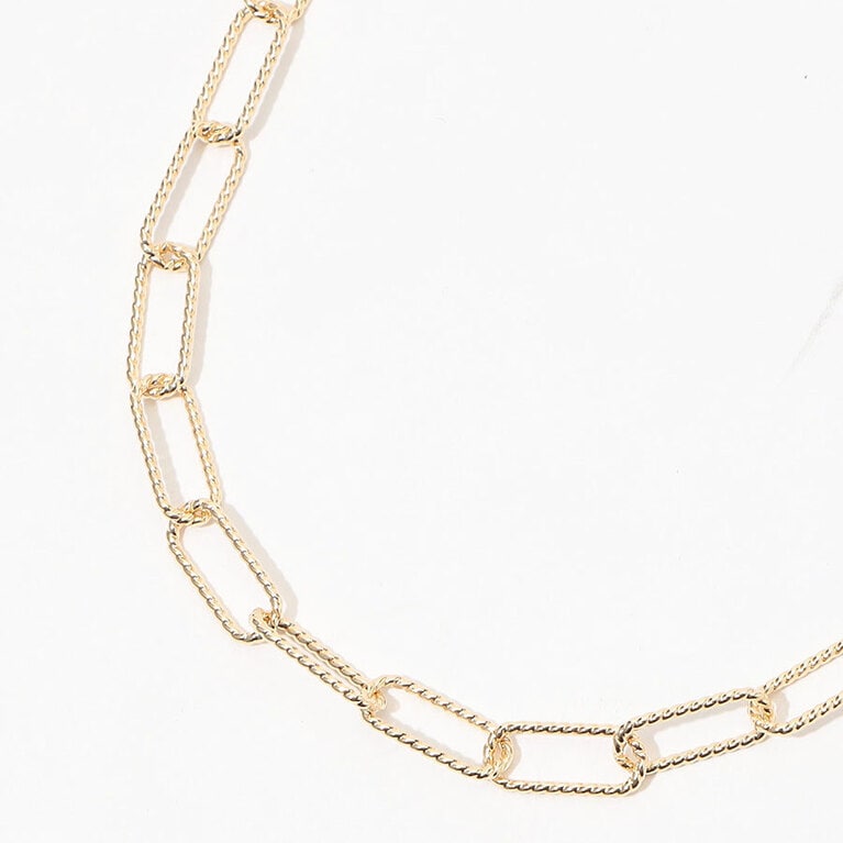 ROSA CHAIN NECKLACE 27,500円／LAURA LOMBARDI