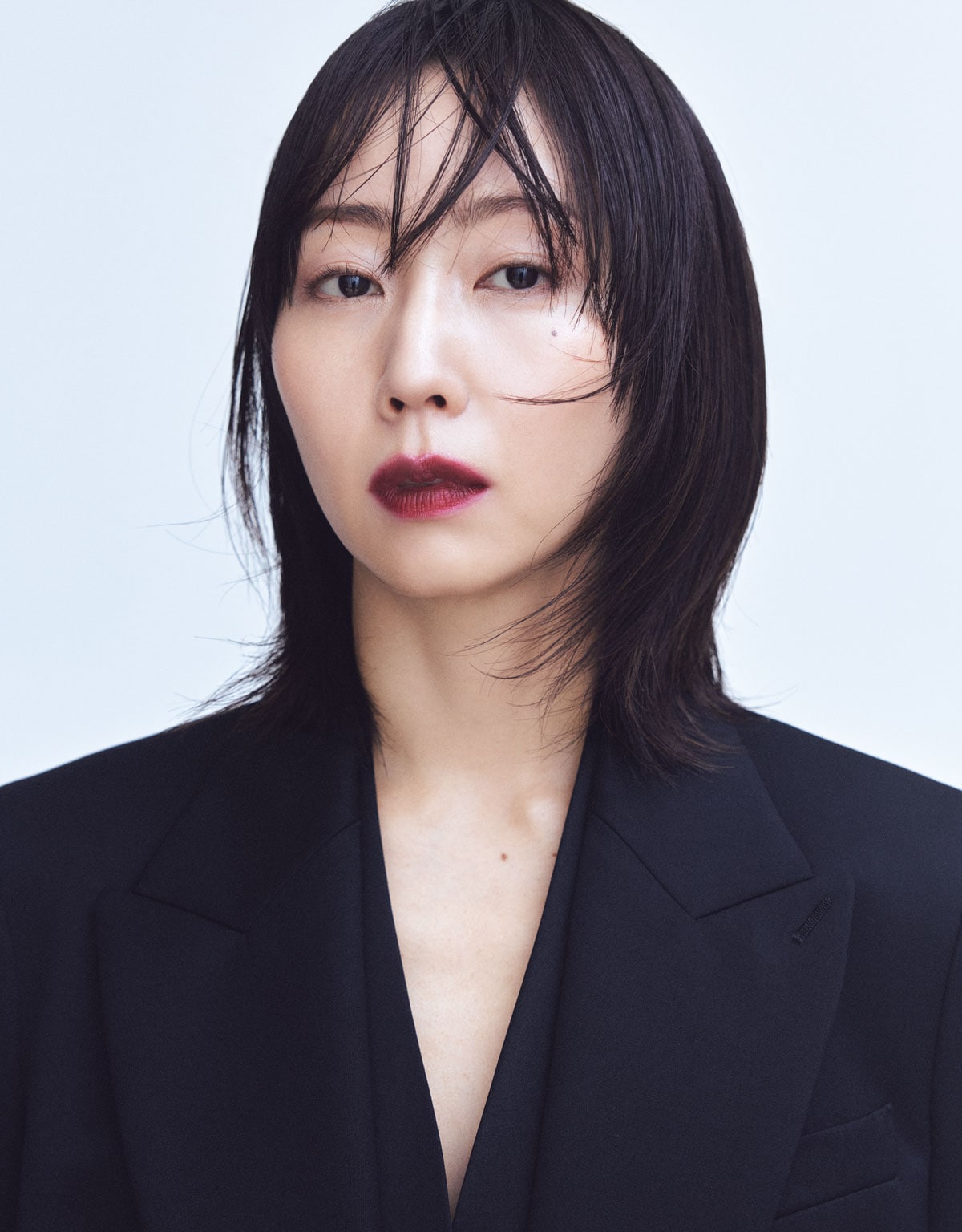 木南晴夏さん：ジャケット 86,900円、ジャンプスーツ 59,400円／ともにデ・プレ