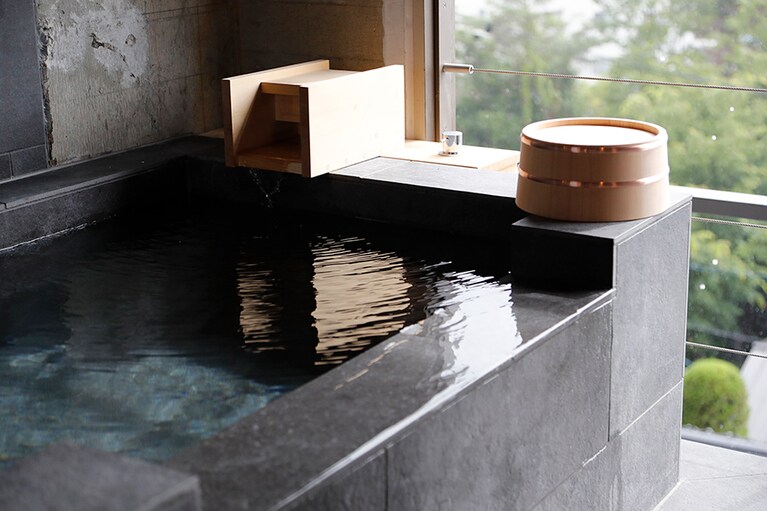 松本本箱［長野／浅間温泉］松本本箱客室露天。